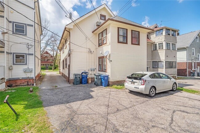 Building Photo - 1695 Glenmont Rd