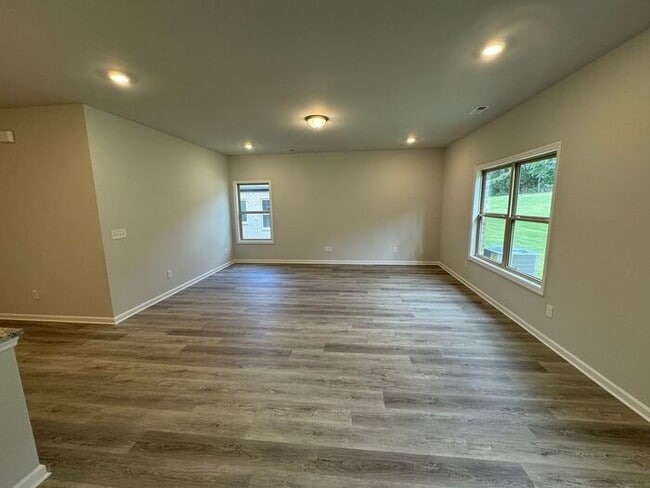 Building Photo - New construction home with move in special!