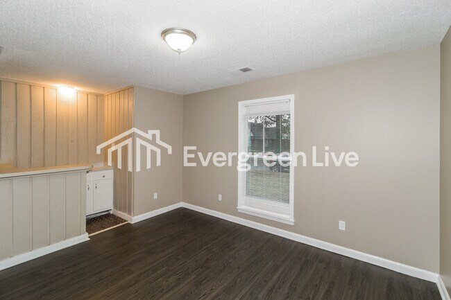 Building Photo - 3809 Chablis Cove