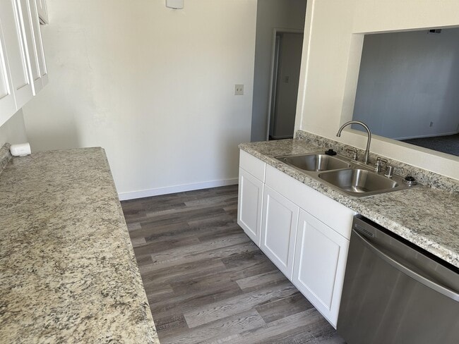 Building Photo - 21331 Heather Pl