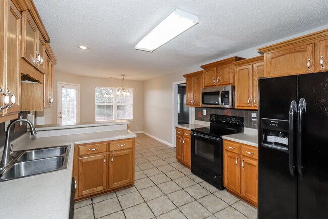 Building Photo - 6029 Marley St