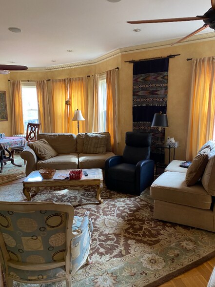 Building Photo - 9 Woodland Ave