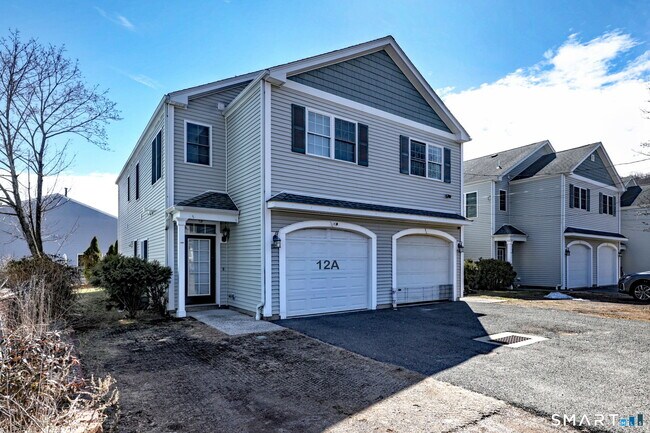 Building Photo - 12 Landin St