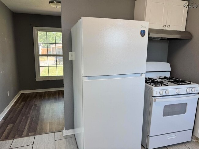 Building Photo - 2949 Cunningham Dr