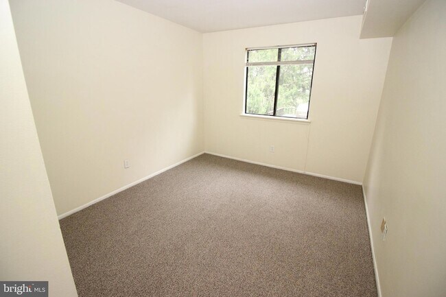 Building Photo - 2046 Jason Dr