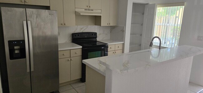 Building Photo - 4948 Leeward Ln