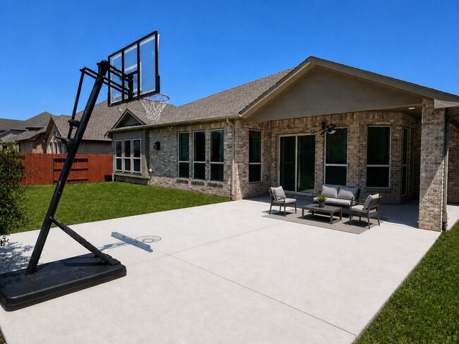 Building Photo - 16907 Clola Ct