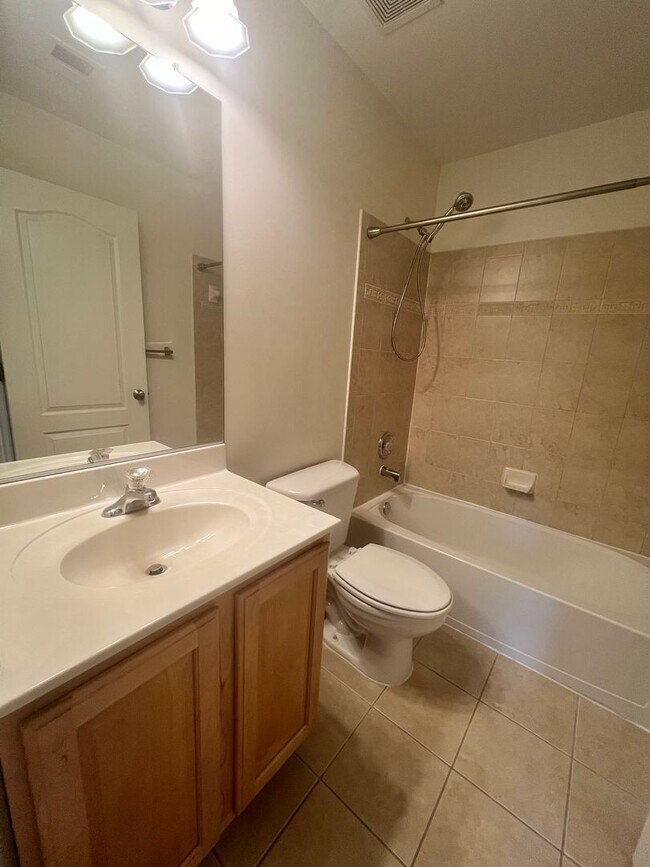 Building Photo - Updated 3 Bedroom Townhome in Upper Marlboro!