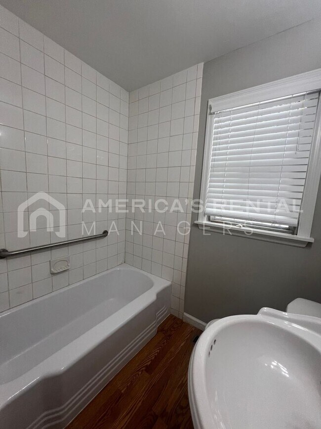 Building Photo - Home for rent in Birmingham! Coming Soon!