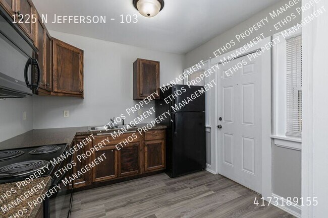 Building Photo - 1225 N Jefferson Ave