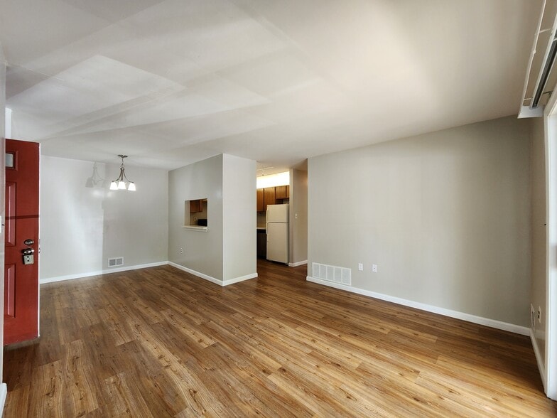 Building Photo - 34 Barberry Ct