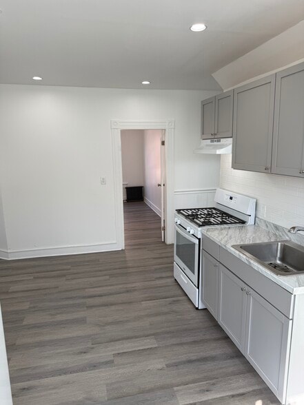KITCHEN - 163 Deacon St