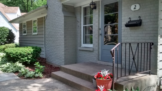 Building Photo - 2 Ellyn Ct