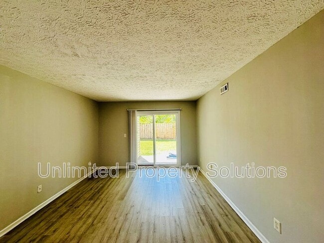 Building Photo - 205 Sunn Aire Ct