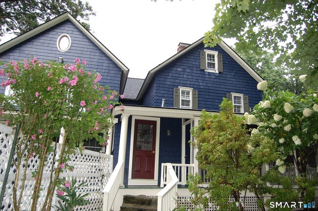 Building Photo - 410 Wilton Rd W