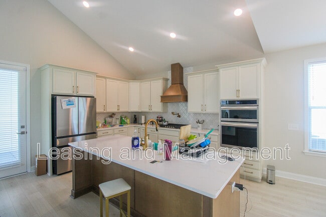 Building Photo - 448 Bluegill Ln