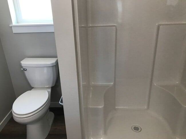 Building Photo - 3 bed/2 bath Craftsman Style Home, Private Development!!