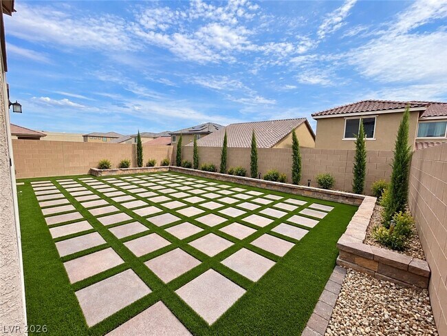 Building Photo - 4225 Zilker Pk Ave