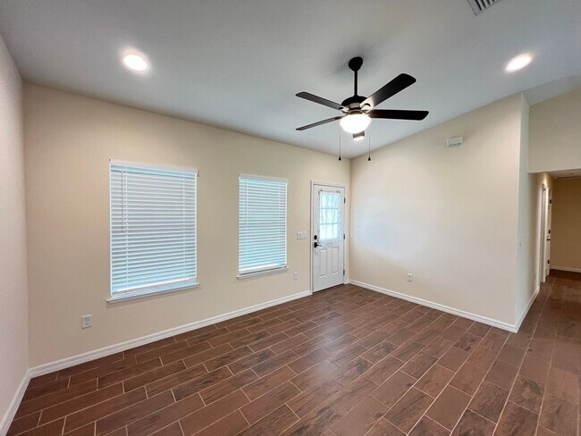Building Photo - BEAUTIFUL 3 BD/2BA Home in Ocala!!!