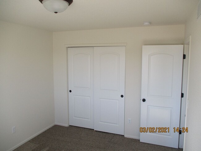 Building Photo - 3 Bed, 2.5 Bath - 2 Story Home in Windsor's Raindance Subdivision! Available Now!