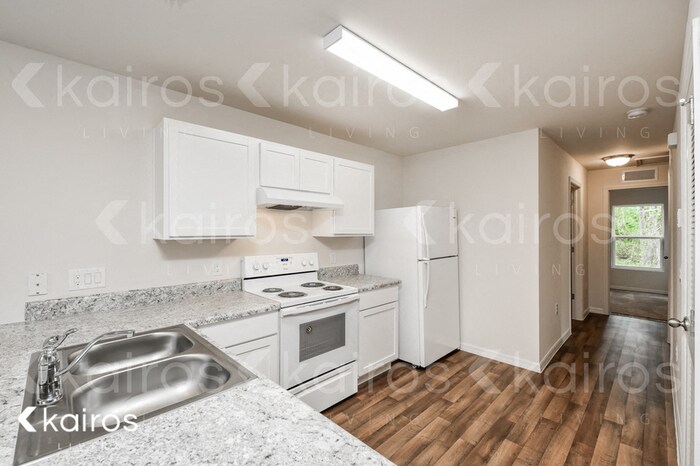 Building Photo - 27382 Pasadena Dr