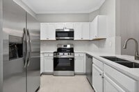 Building Photo - 160 Village Blvd