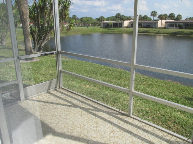 Building Photo - 106 Lake Evelyn Dr
