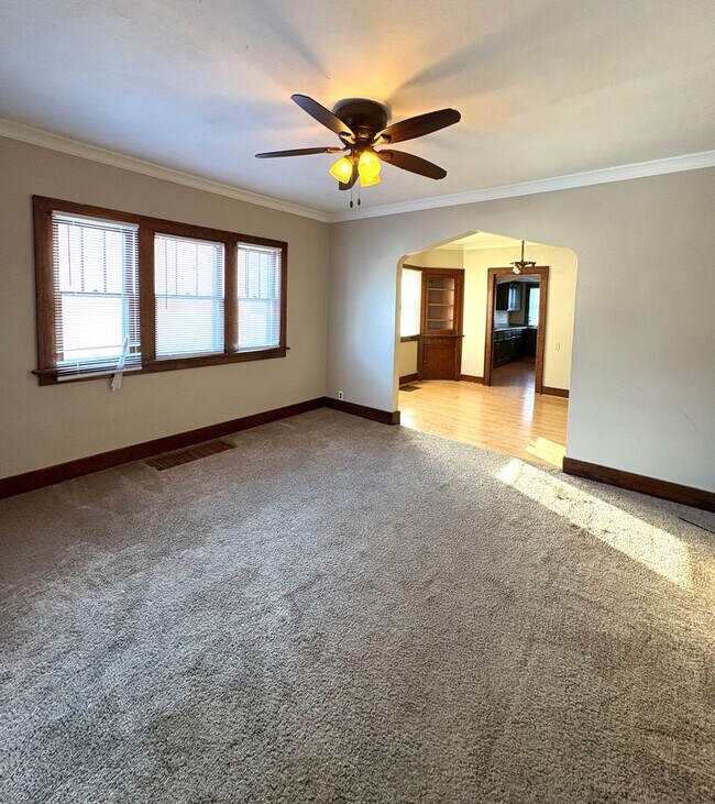 Building Photo - House- NW