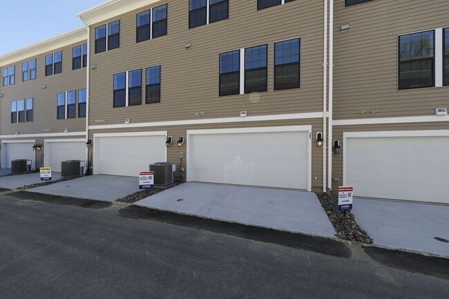 Building Photo - 23 Clementon Rd E