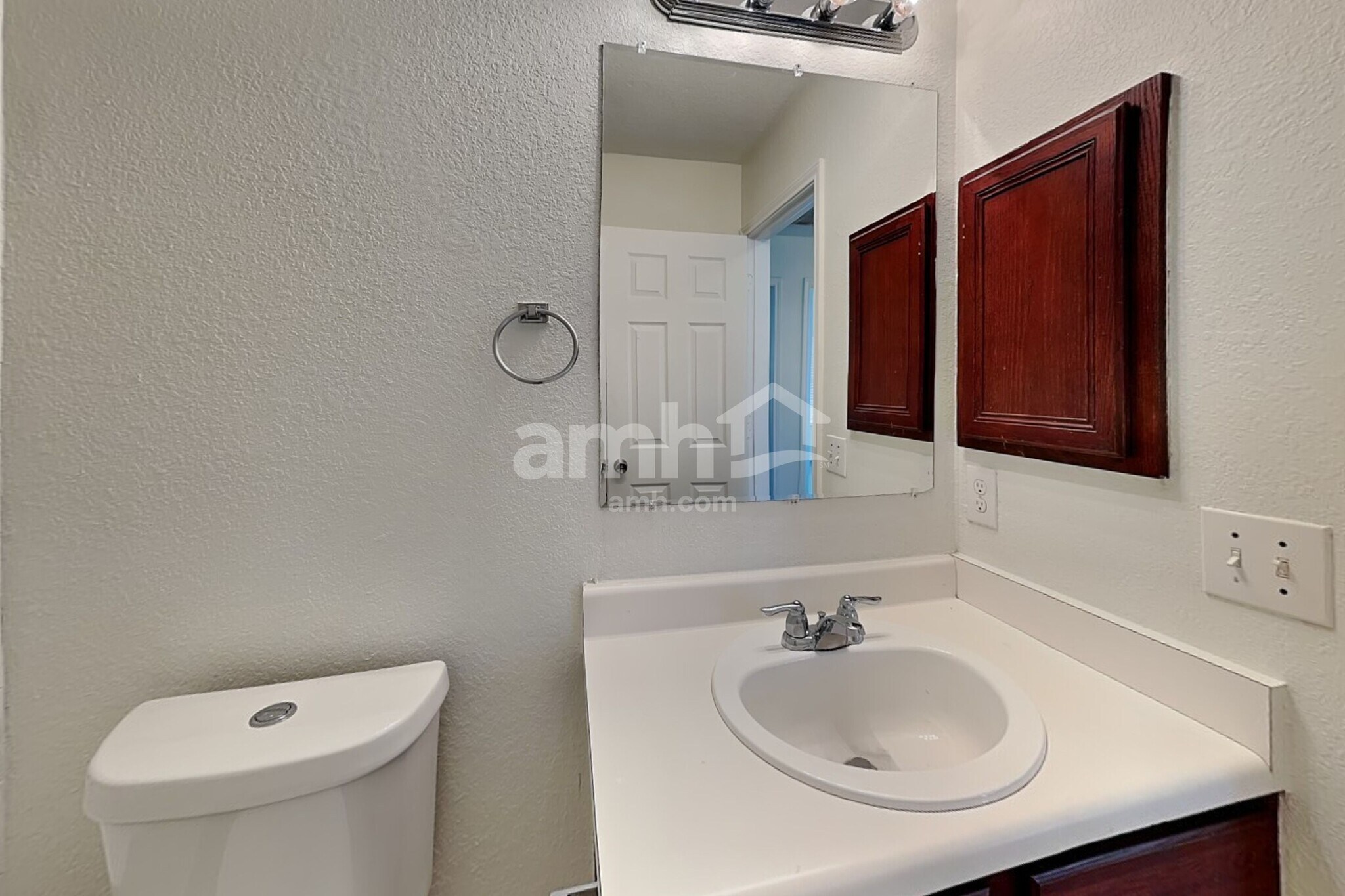 Building Photo - 455 Dolly Dr