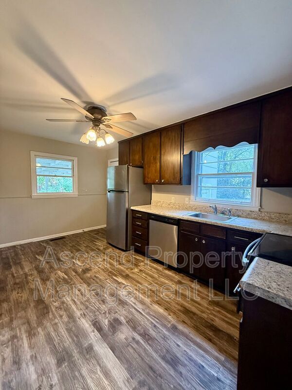 Building Photo - 5514 Rosemont Dr