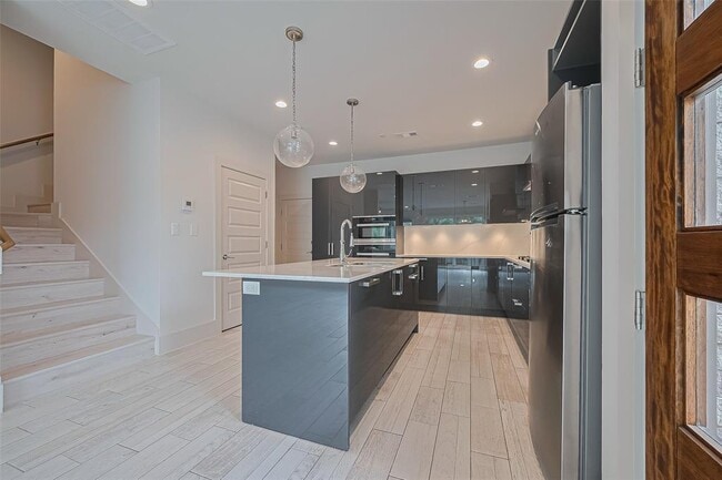 Building Photo - 11603 Royal Ivory Crossing