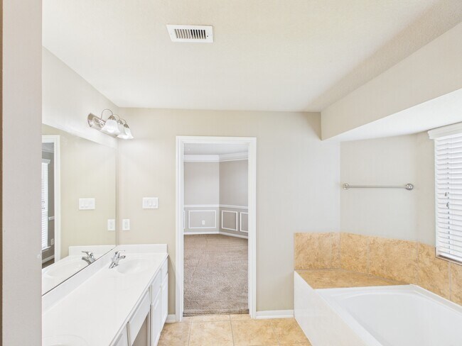 Building Photo - 17143 Deaton Mill Dr