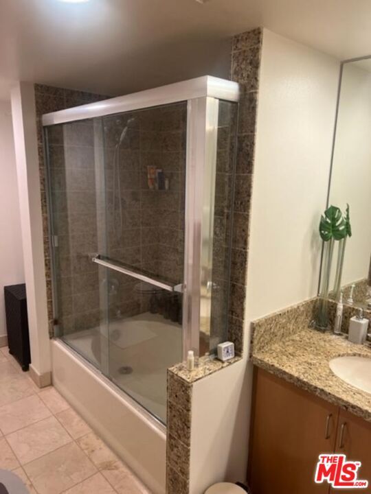 Building Photo - 13700 Marina Pointe Dr