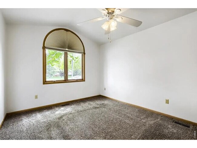 Building Photo - 557 Trailwood Cir