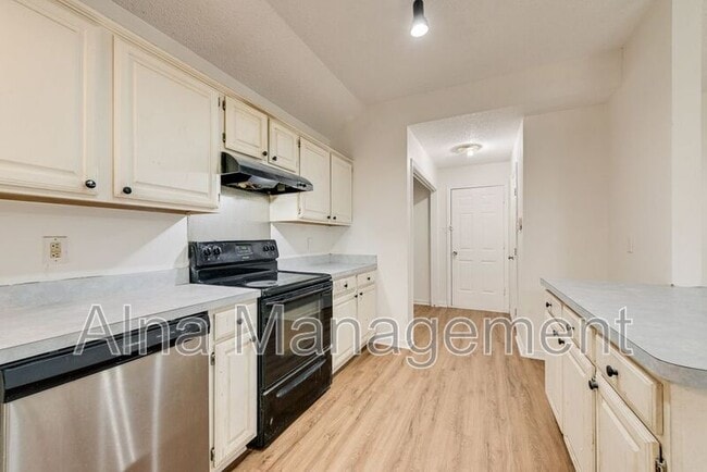 Building Photo - 1304 Riverview Ln