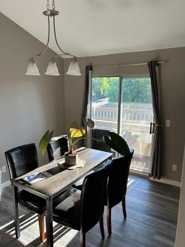 Dining room - 12770 Ironstone Way