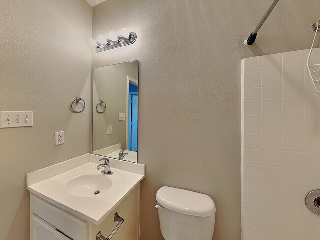 Building Photo - READY NOW! Captivating home on a cul-de-sac in Summer Creek Ranch!