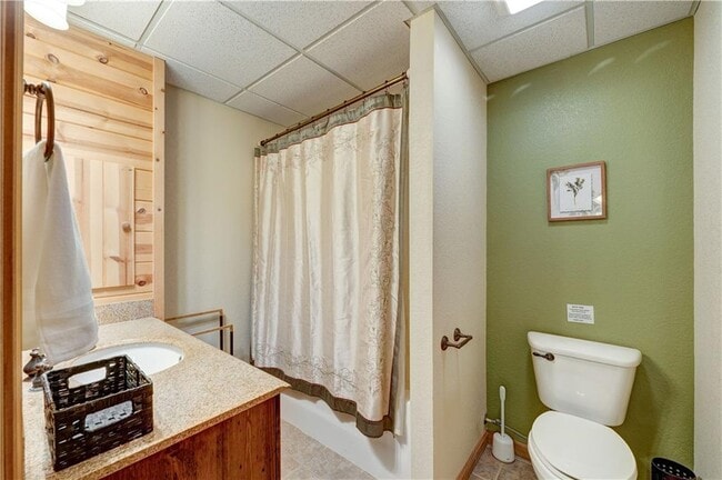 Building Photo - 495 Chicory Dr E