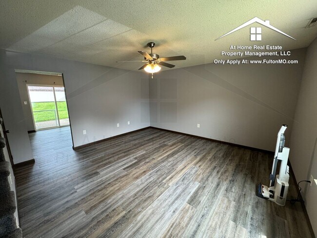 Building Photo - 533 Collier Ln