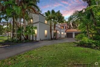 Building Photo - 6702 Magnolia Ct