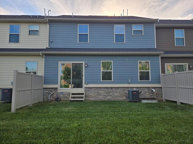 Building Photo - 2022 Connecticut Ln