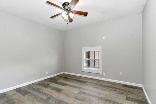 Building Photo - Cozy 2 Bedroom 1 Bath Duplex in Cleburne TX. 50% off One Month’s Rent!