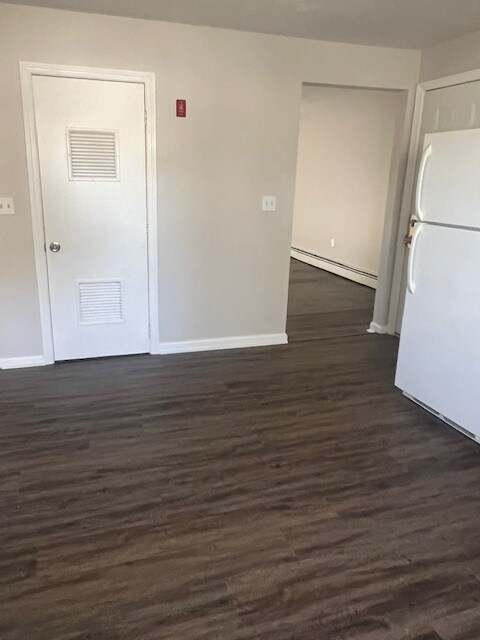 Building Photo - 16 Day St