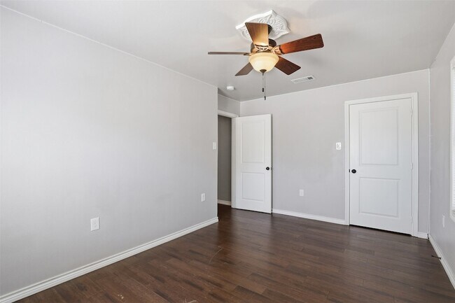 Building Photo - 3201 McCart Ave