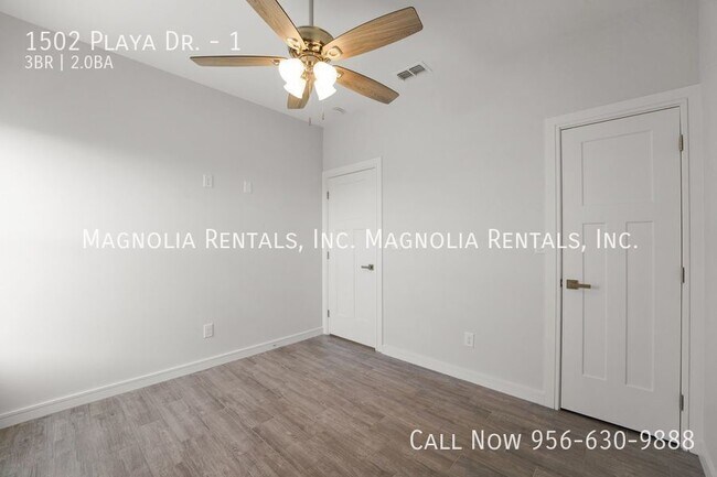 Building Photo - 1502 Playa Dr