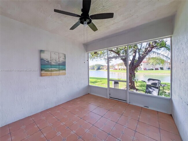 Building Photo - 3353 NE 11th Dr