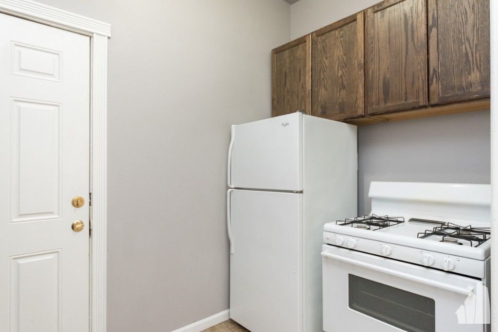 Building Photo - 4255 W Addison St