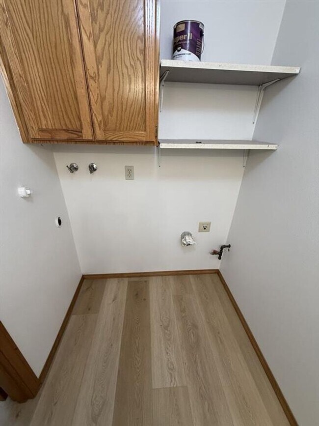 Building Photo - 17565 NW Woodmere Ct