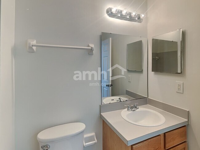 Building Photo - 3753 Woodbriar Dr